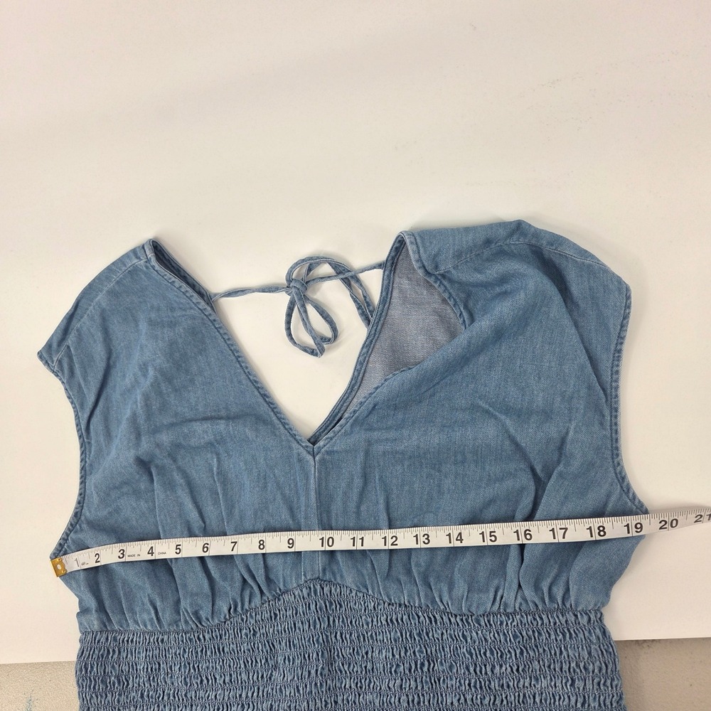 Old Navy Chambray Smocked Waist Top L Blue V-Neck Boho Eclectic - Picture 5 of 6